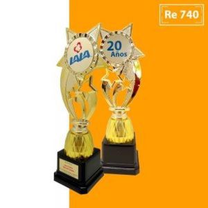 TROFEO DORADO DE PLASTICO MEDIDA 25 X 7.5 X 7.5 CON AREA DE INSERTO A COLOR Y PLACA EN LA BASE